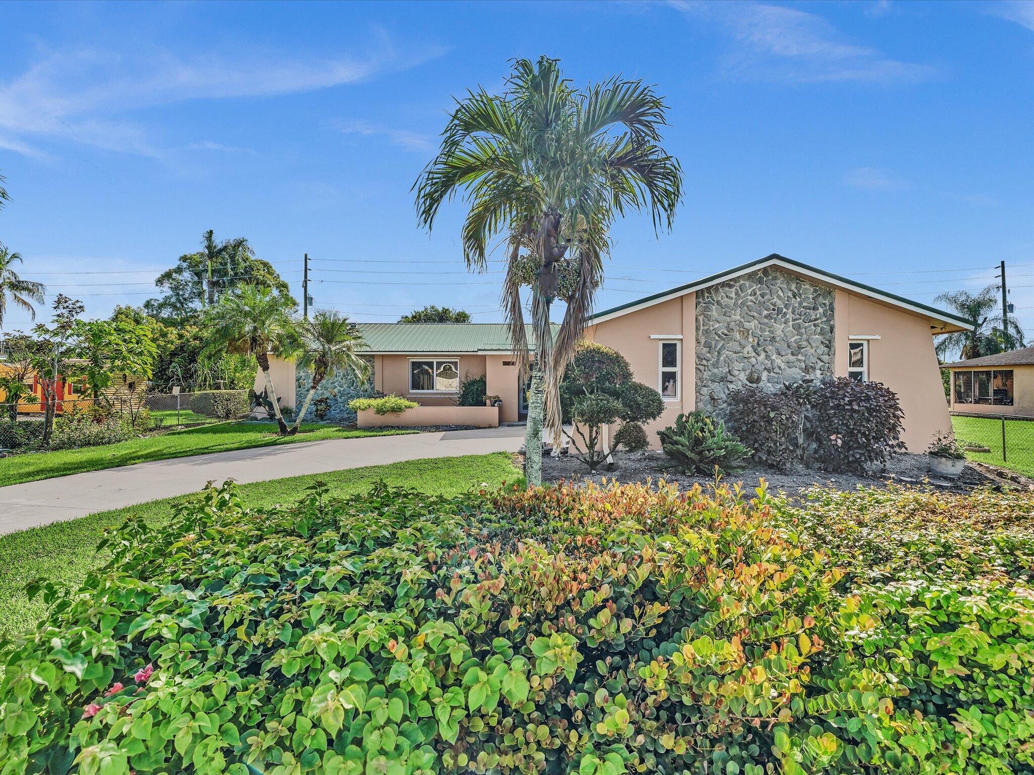 135 SW 7TH Avenue