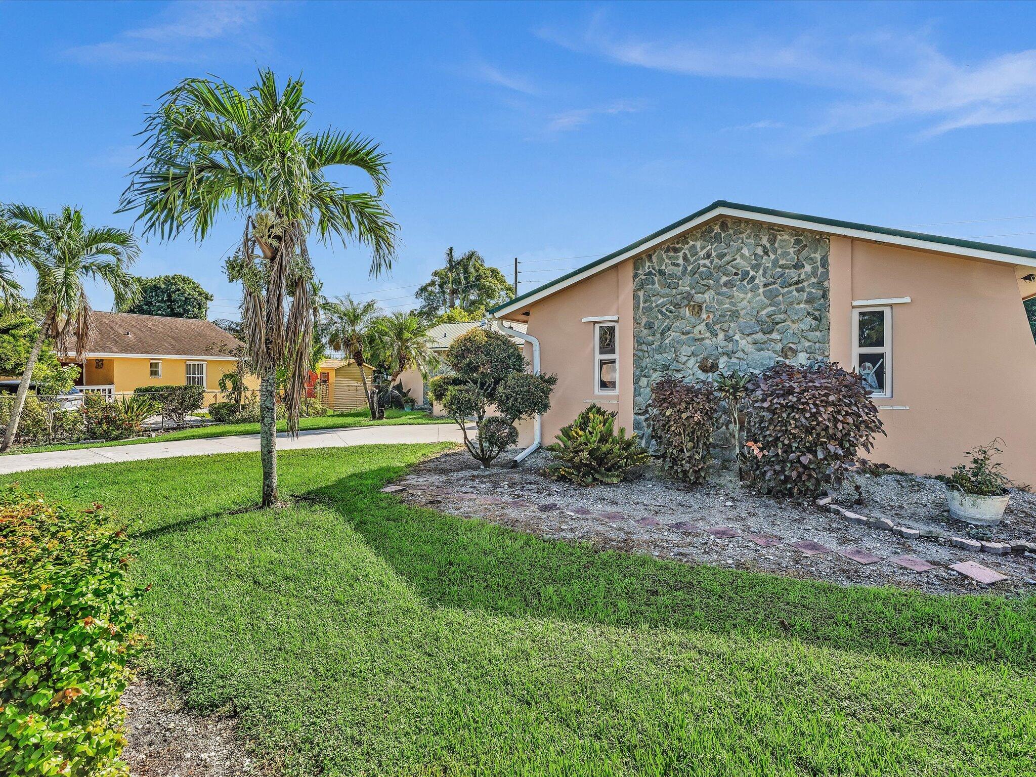 135 SW 7TH Avenue
