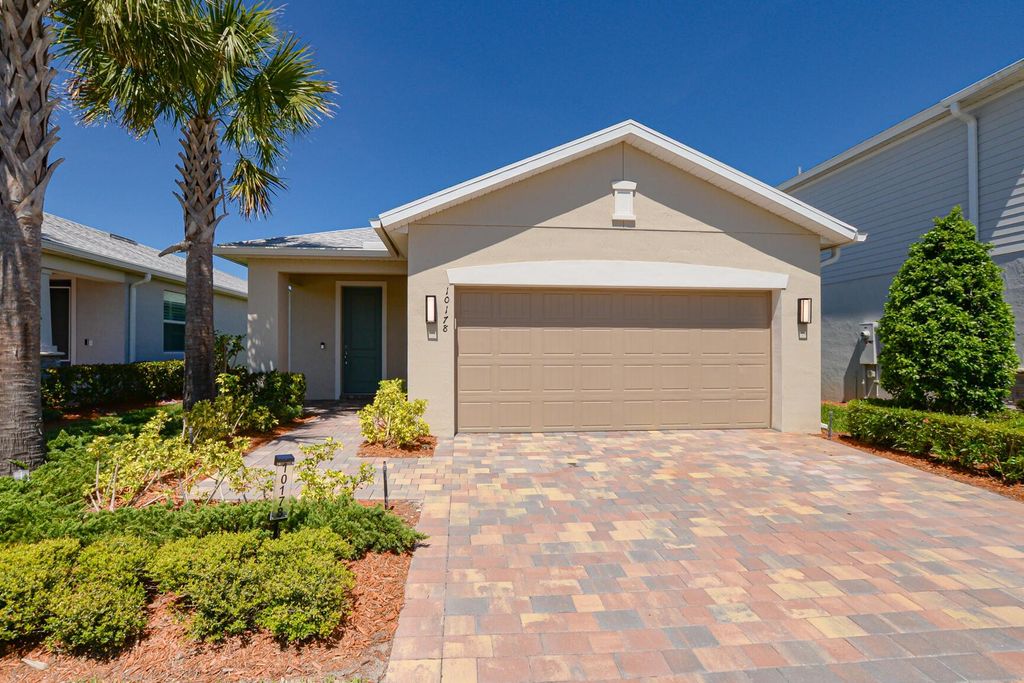 Photo of 10178 SW Captiva Drive SW, Port Saint Lucie, FL 34987 (MLS # R11000849)