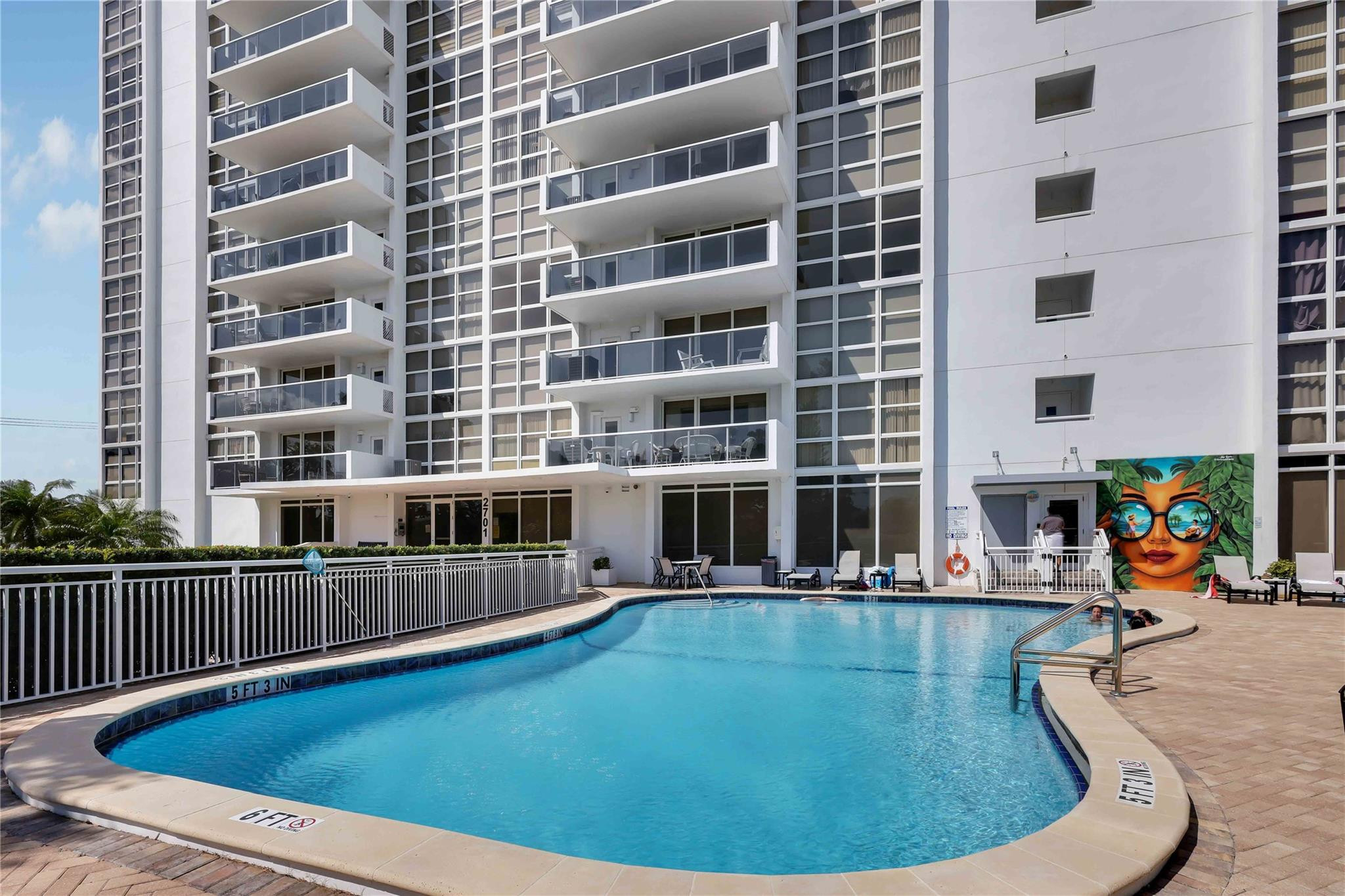 Embassy Tower - Residential