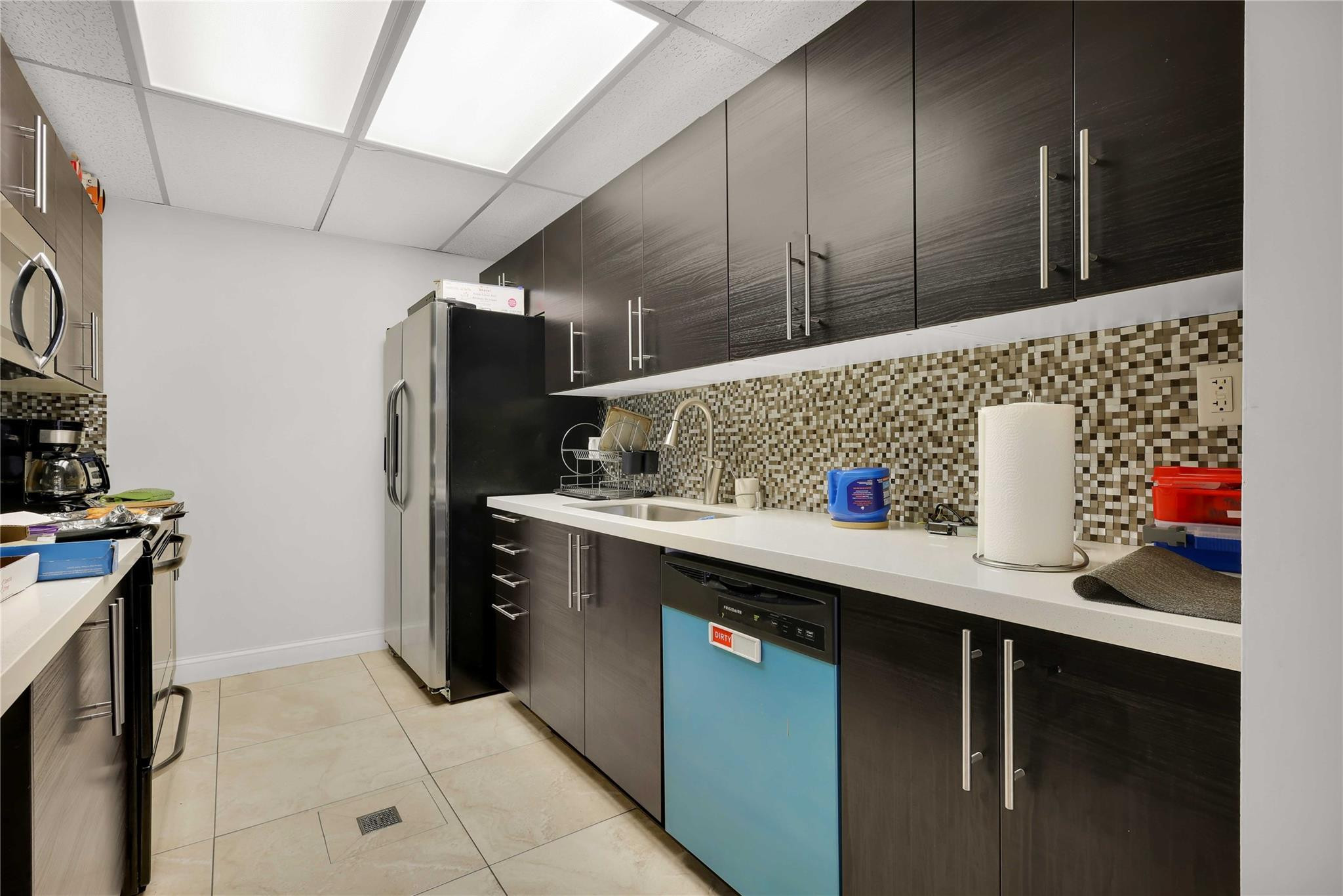 Embassy Tower - Residential