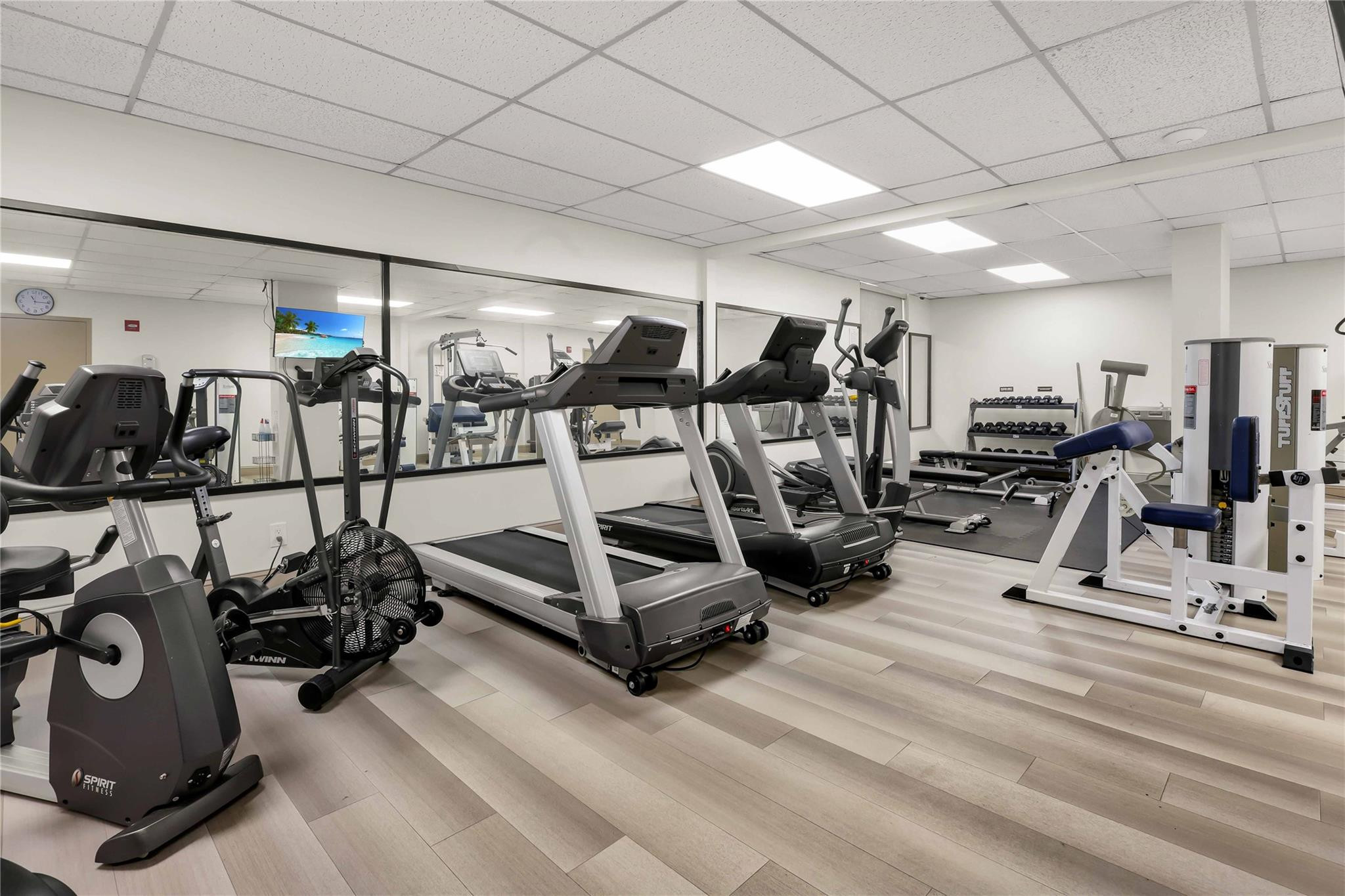 Embassy Tower - Residential