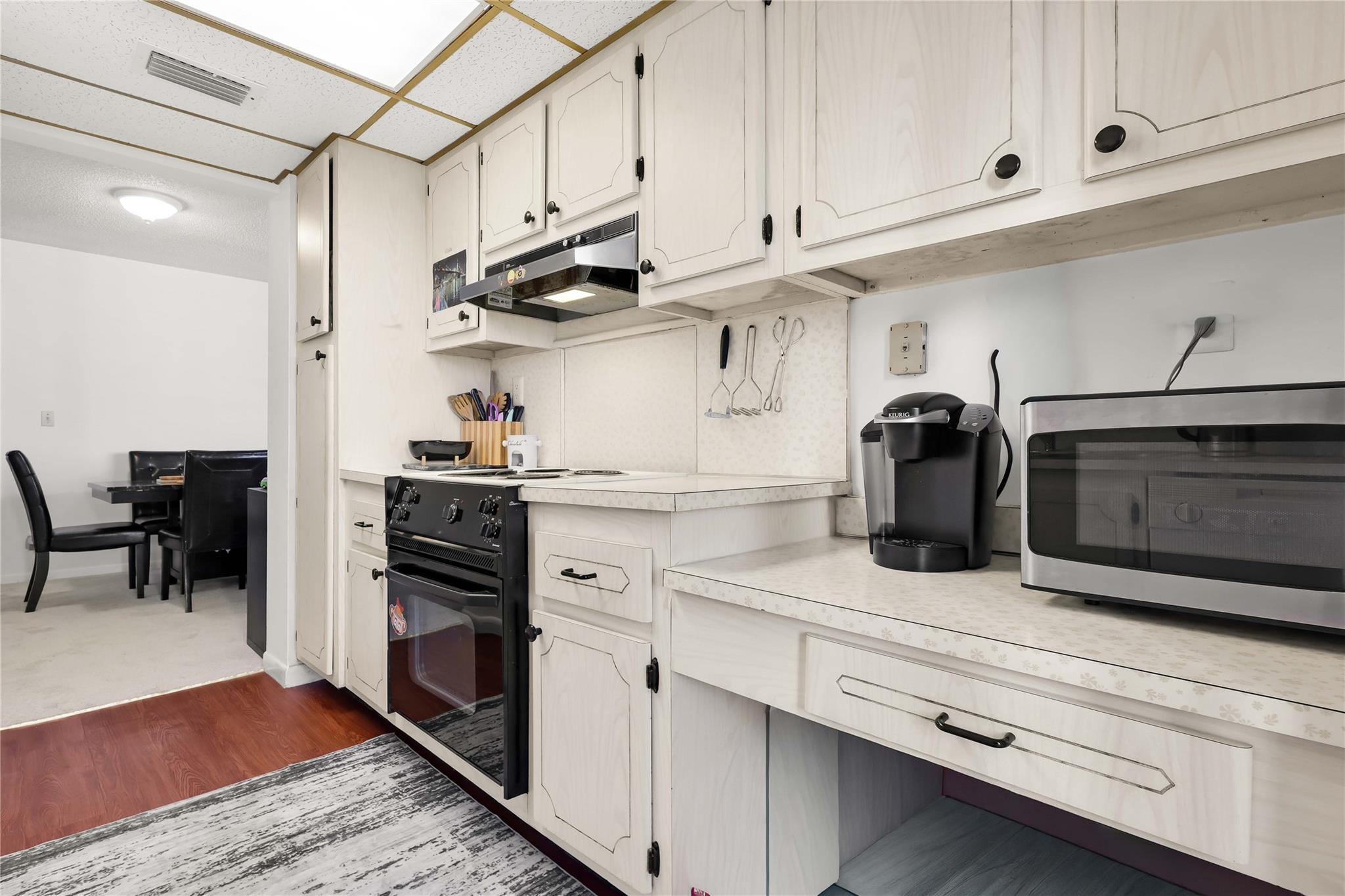 Embassy Tower - Residential