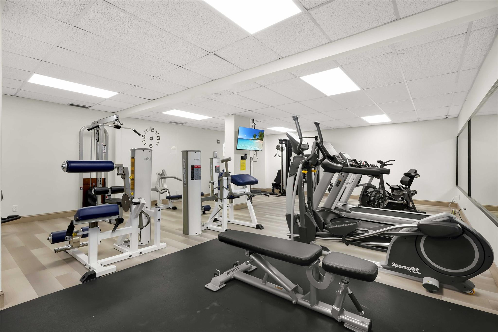 Embassy Tower - Residential