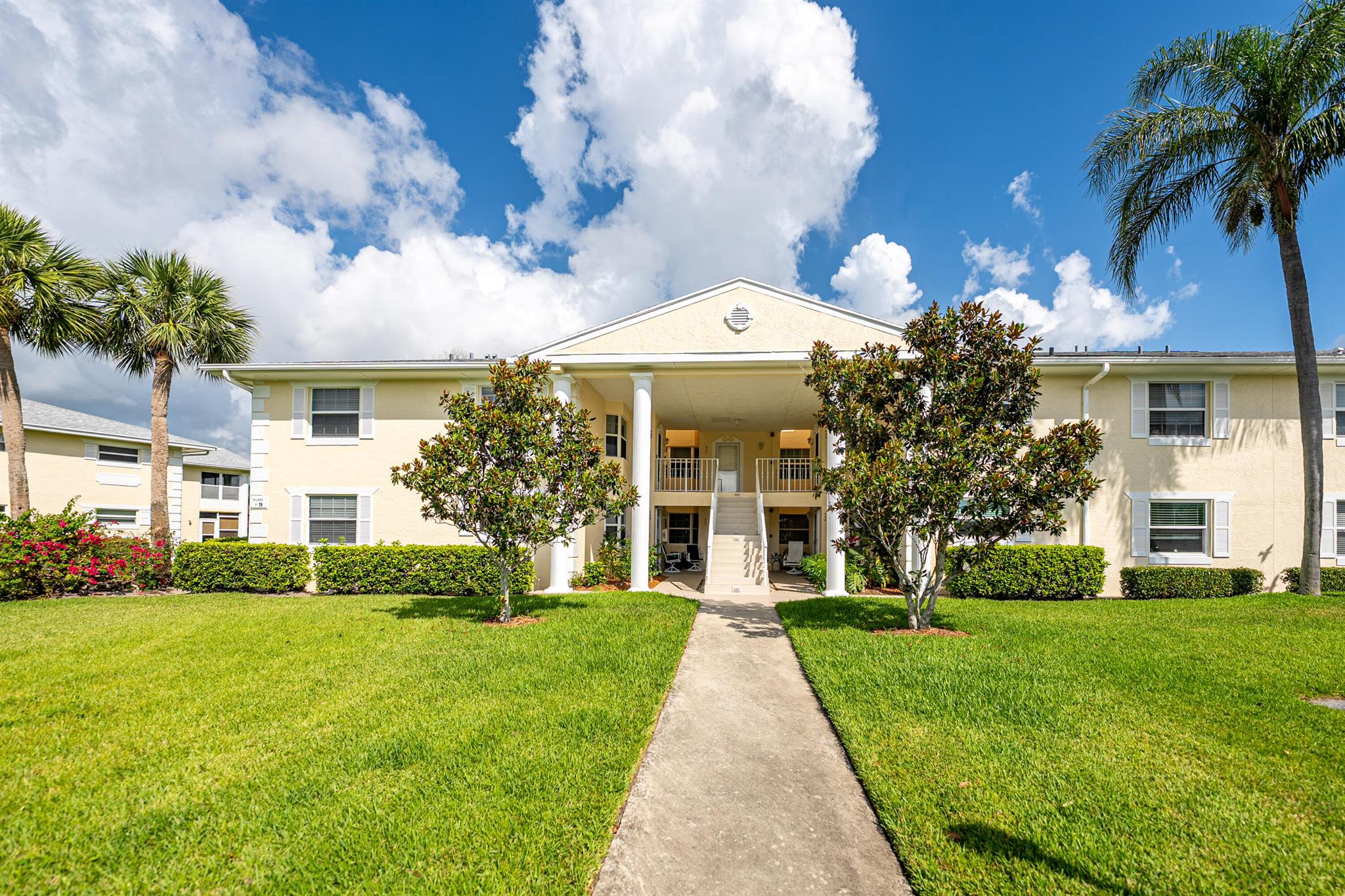 422 Grove Isle Circle Circle