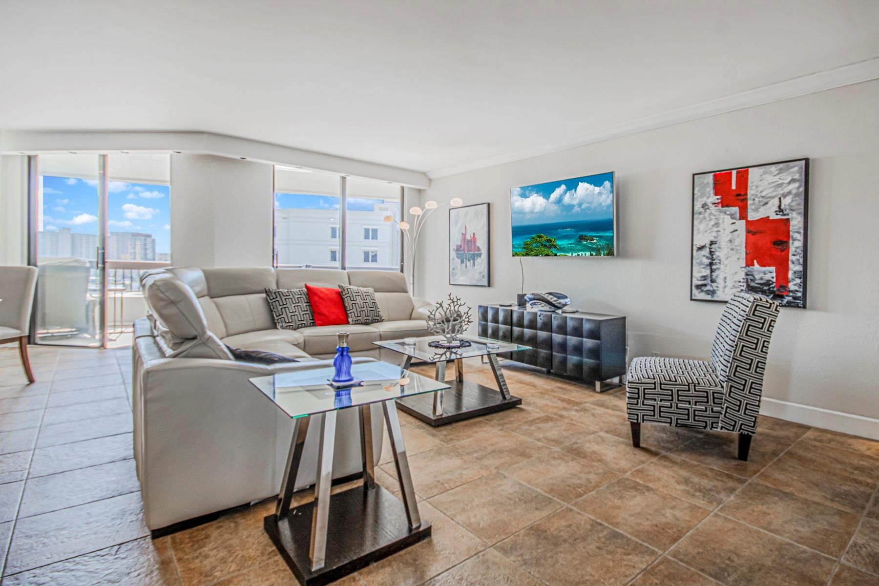 VOYAGER CONDO - Residential