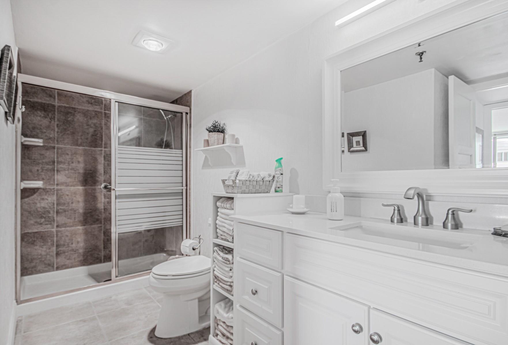 VOYAGER CONDO - Residential