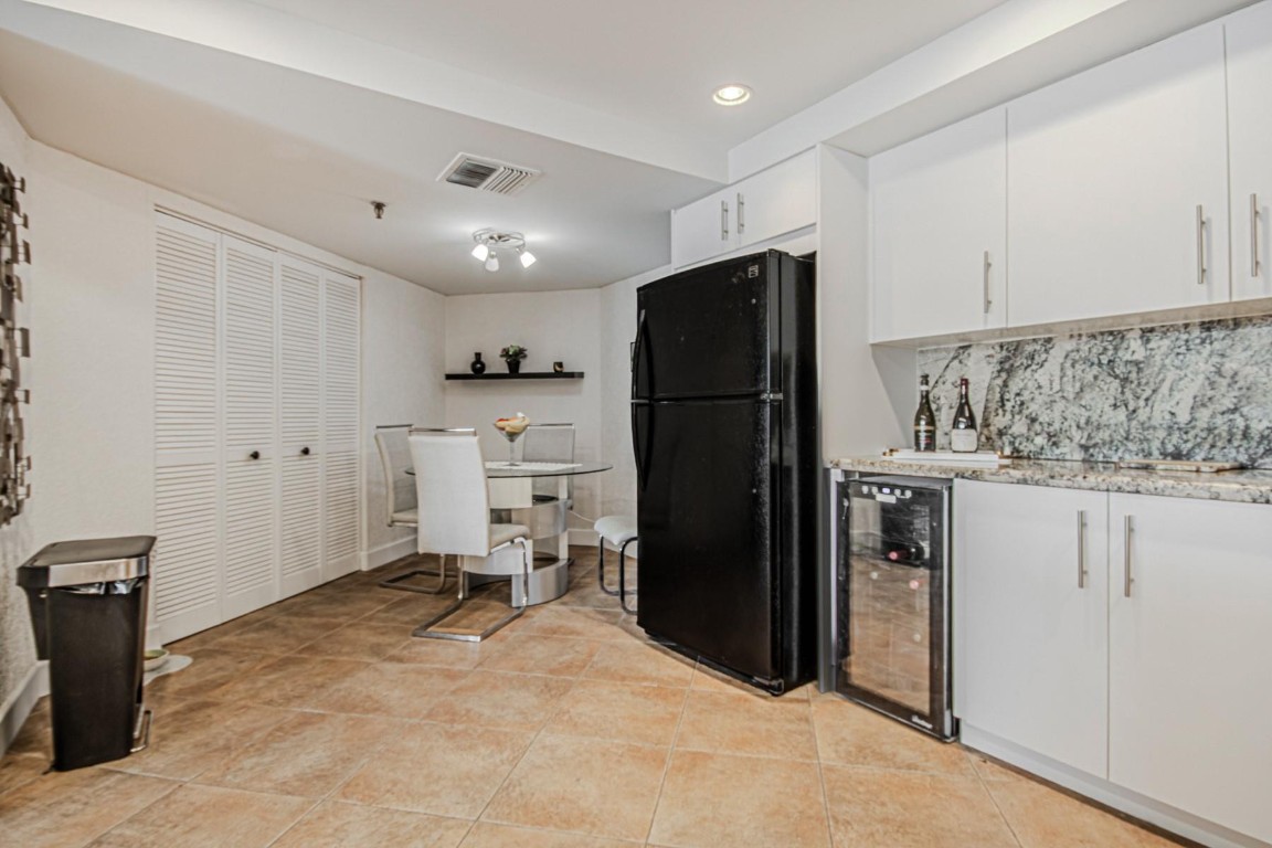 VOYAGER CONDO - Residential