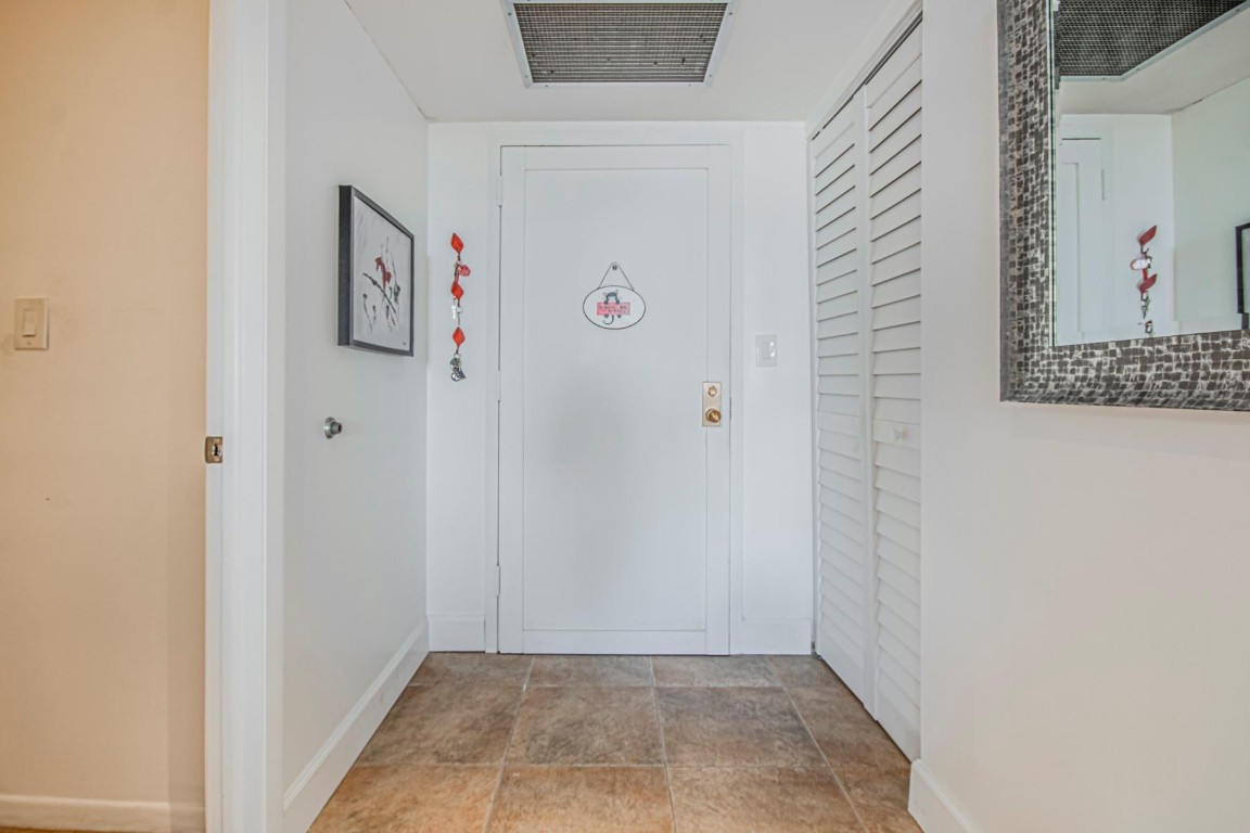 VOYAGER CONDO - Residential