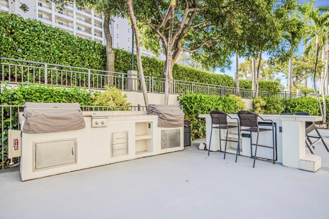 VOYAGER CONDO - Residential