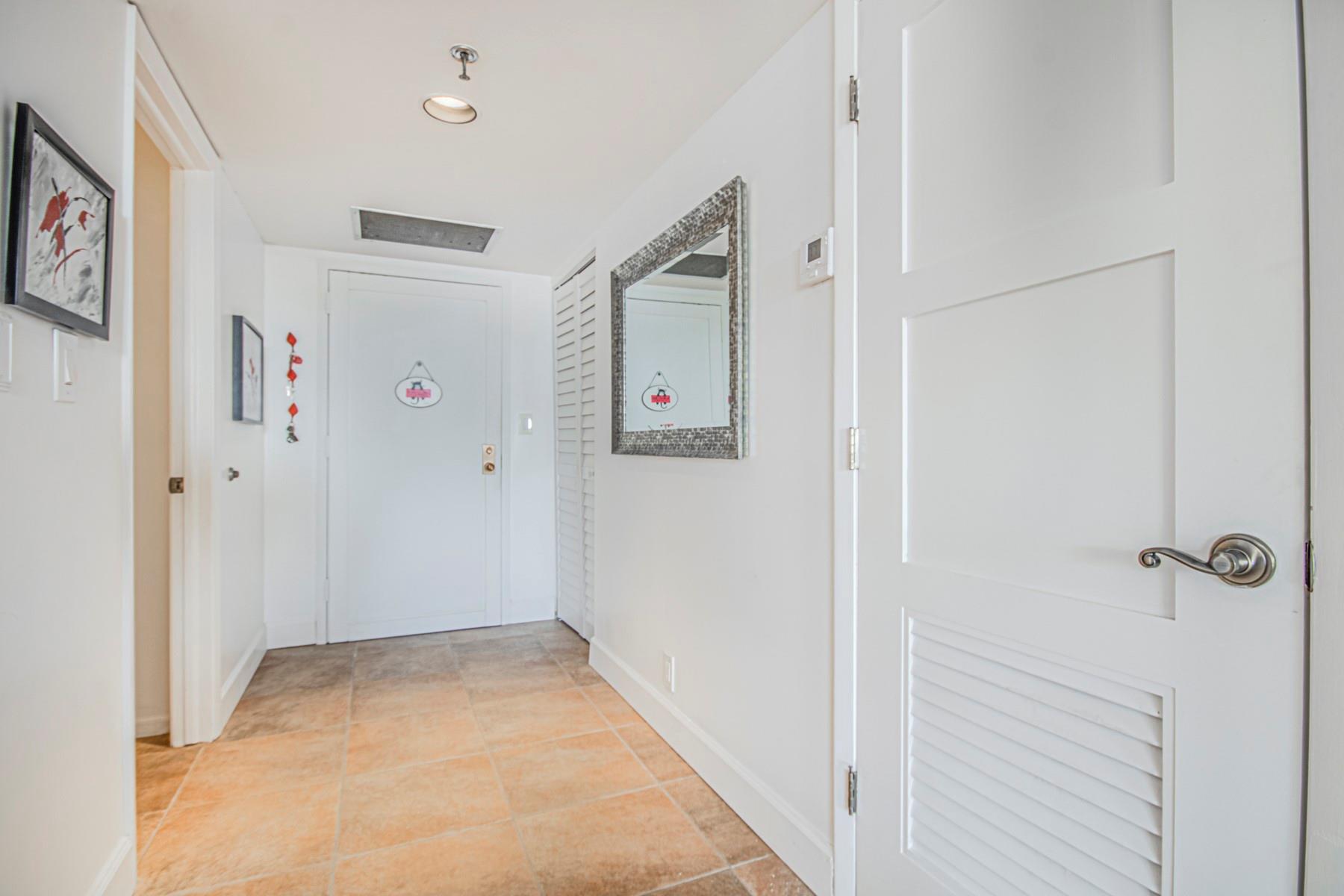 VOYAGER CONDO - Residential