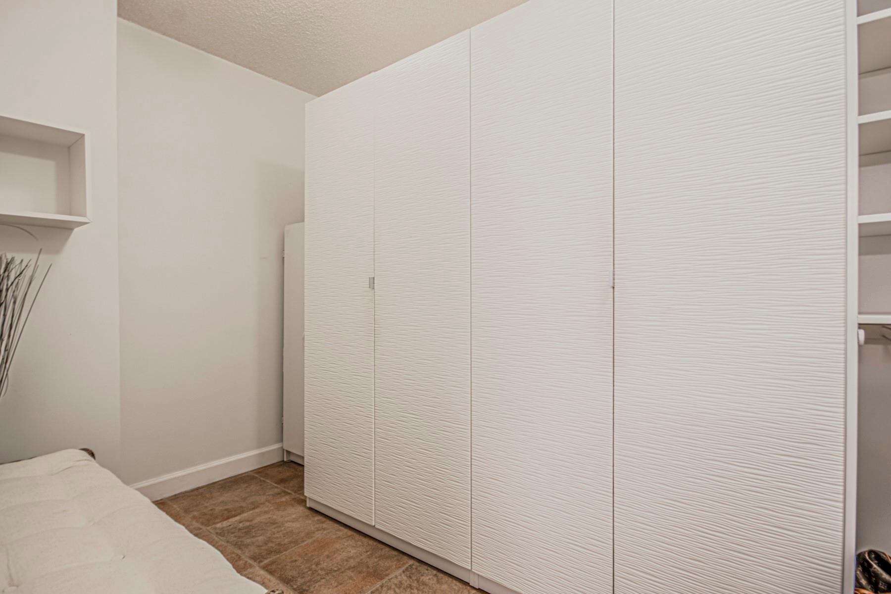 VOYAGER CONDO - Residential