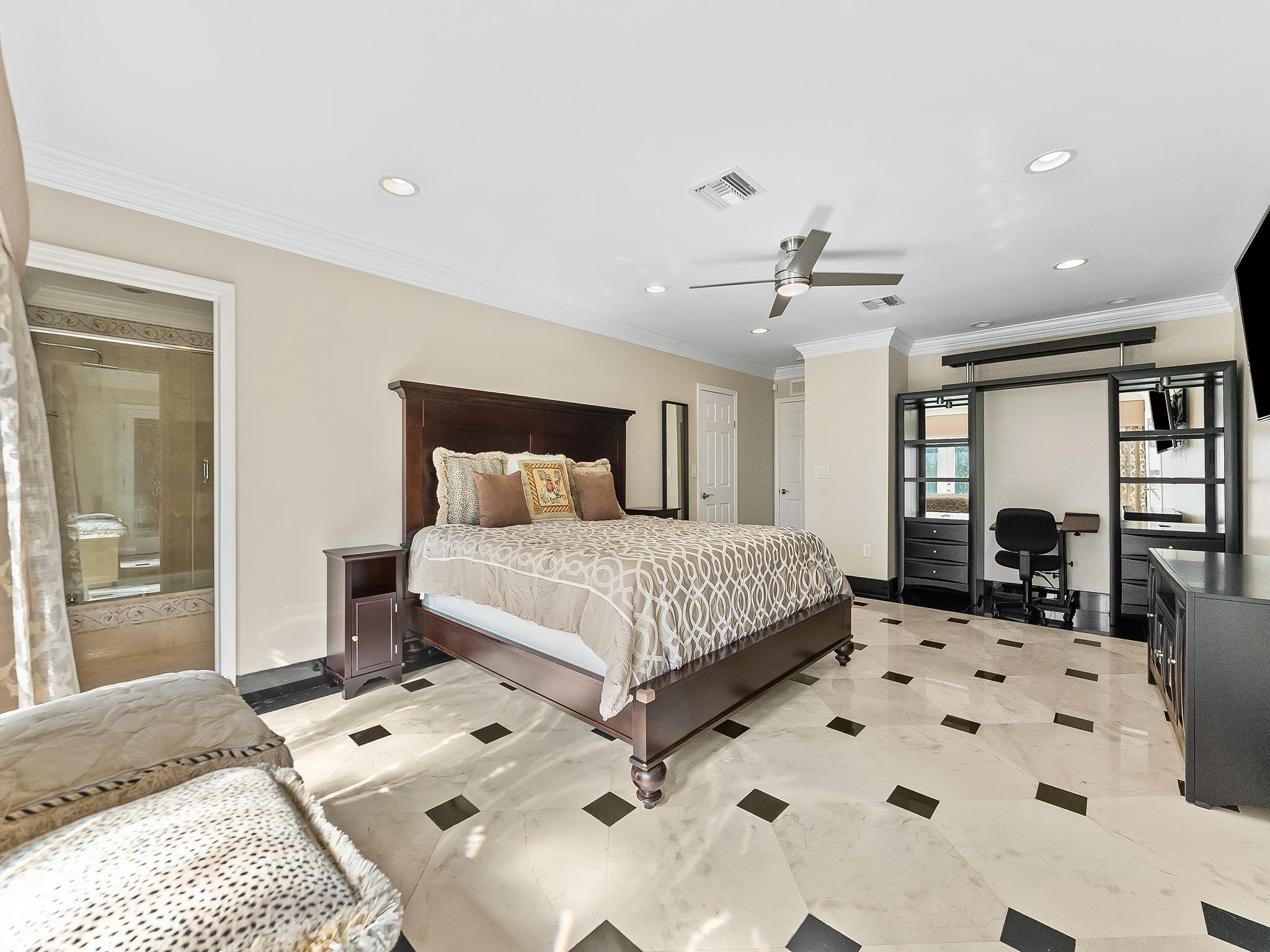 461 NW 35th St