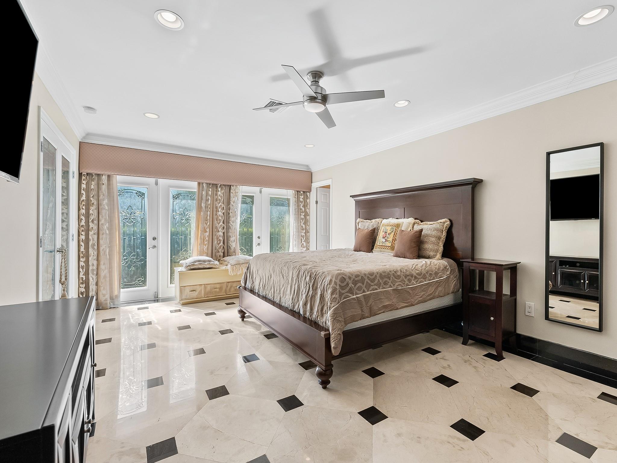 461 NW 35th St