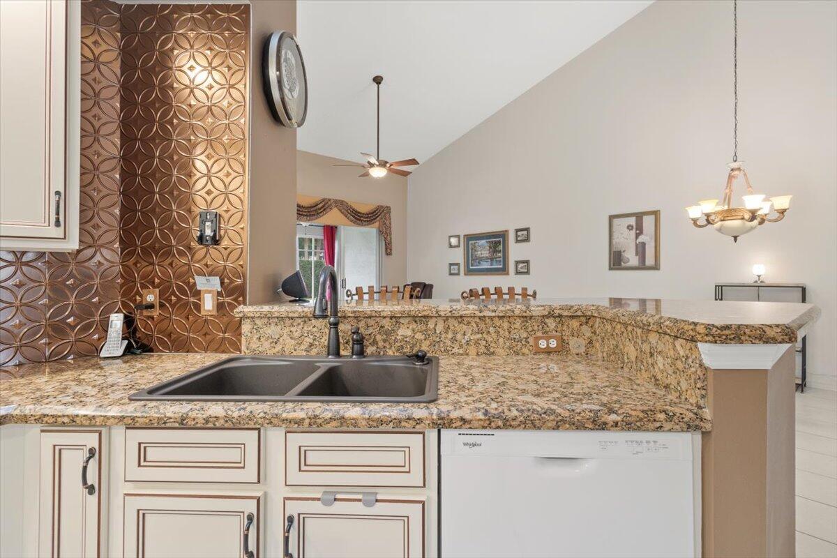 LAKE CHARLES (HARBOUR ISLES) - Residential