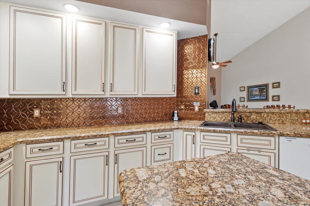 LAKE CHARLES (HARBOUR ISL - Residential