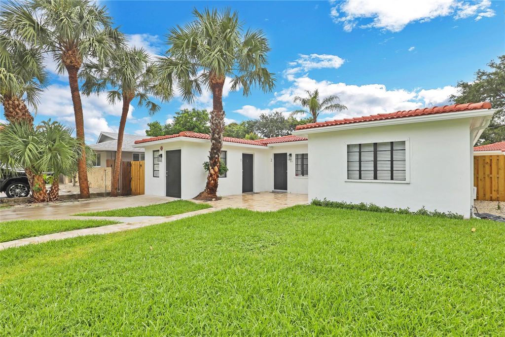 Photo of 831 SE 14th Street #2, Fort Lauderdale, FL 33316 (MLS # F10511099)