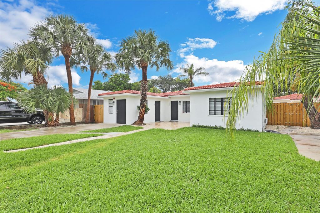 Photo of 831 SE 14th Street #2, Fort Lauderdale, FL 33316 (MLS # F10511099)