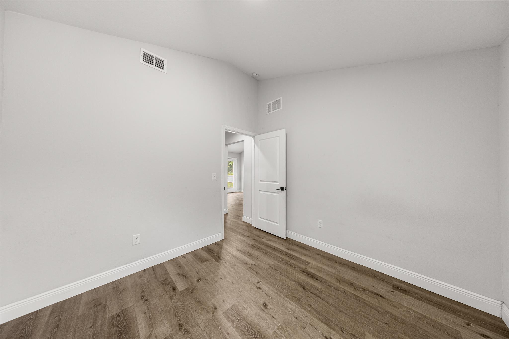 OCALA RDG UN 03 - Residential Lease