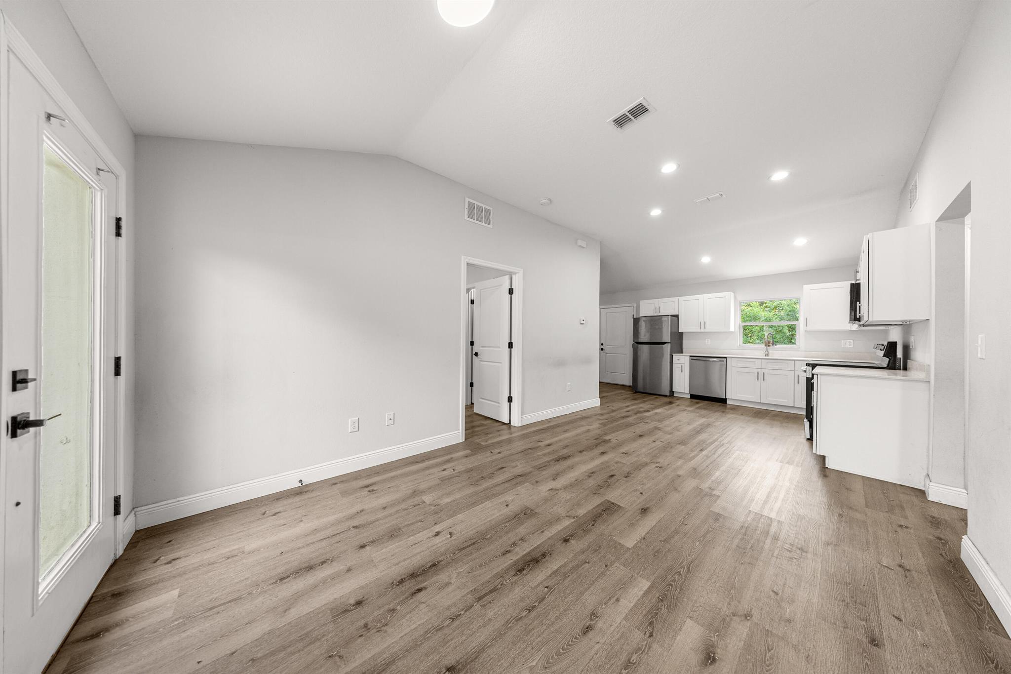 OCALA RDG UN 03 - Residential Lease