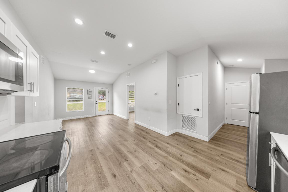 OCALA RDG UN 03 - Residential Lease