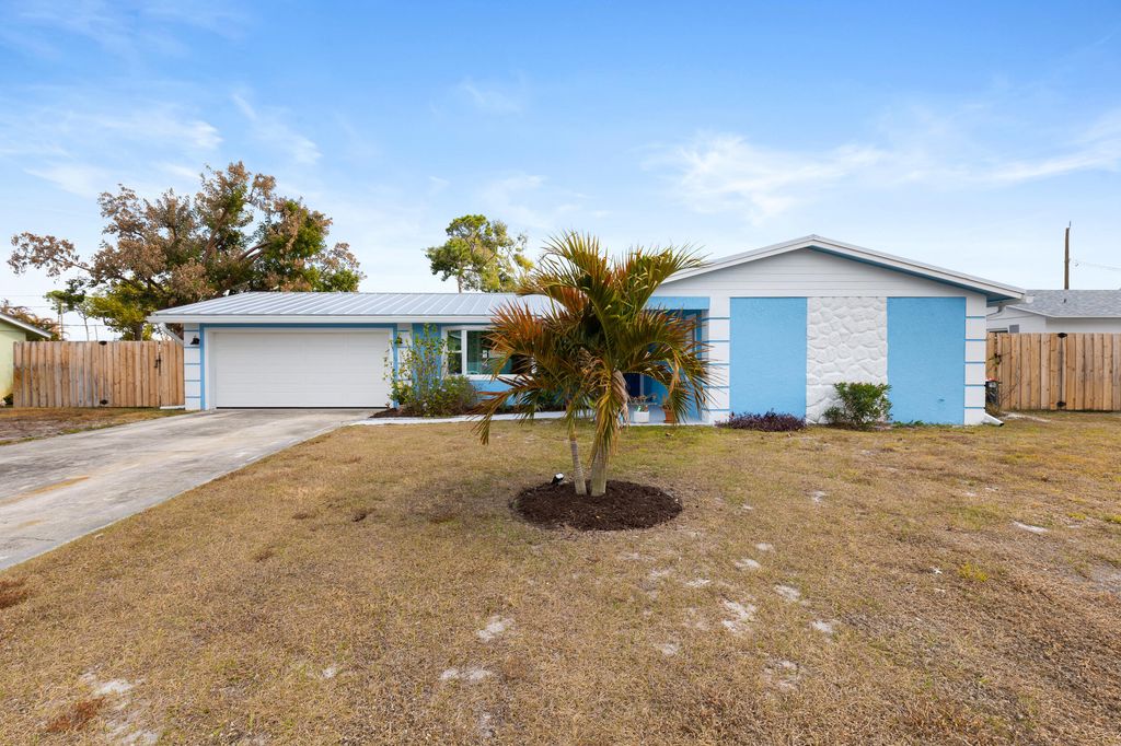 Photo of 5783 SE Mercedes Avenue, Stuart, FL 34997 (MLS # R11163394)