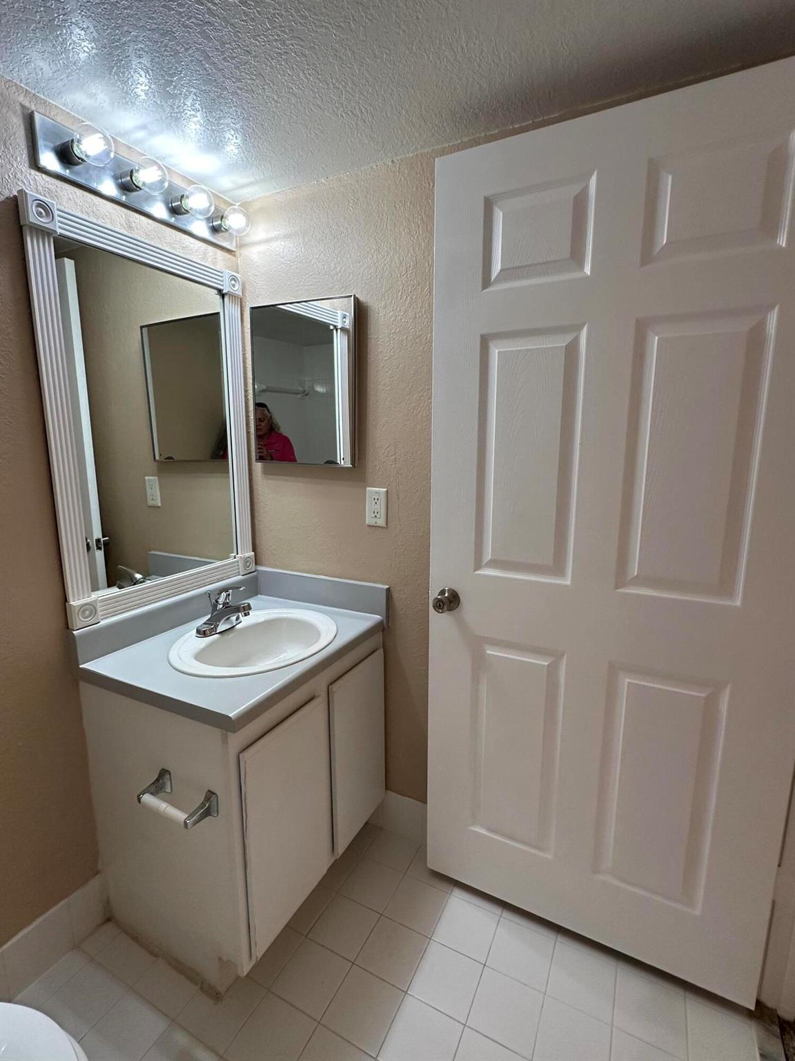 THE CLUB AT ST LUCIE WEST, A CONDOMINIUM - Residential Lease