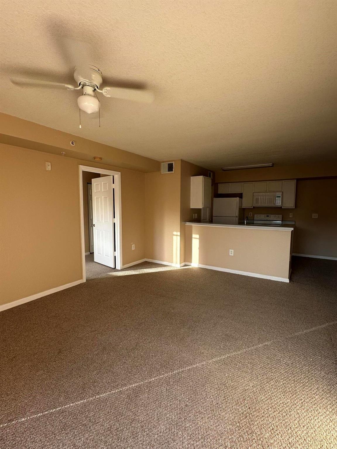 THE CLUB AT ST LUCIE WEST, A CONDOMINIUM - Residential Lease