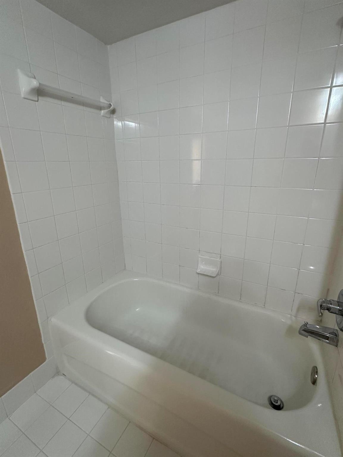 THE CLUB AT ST LUCIE WEST, A CONDOMINIUM - Residential Lease