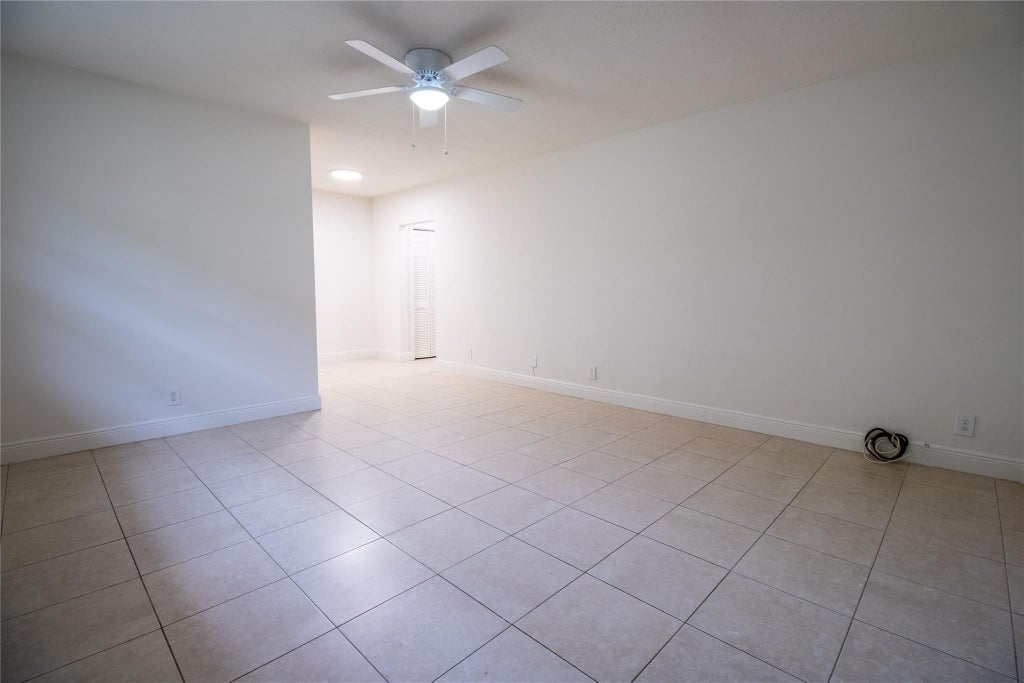 Photo of 2537 LINCOLN Street #3, Hollywood, FL 33020 (MLS # B26079946)