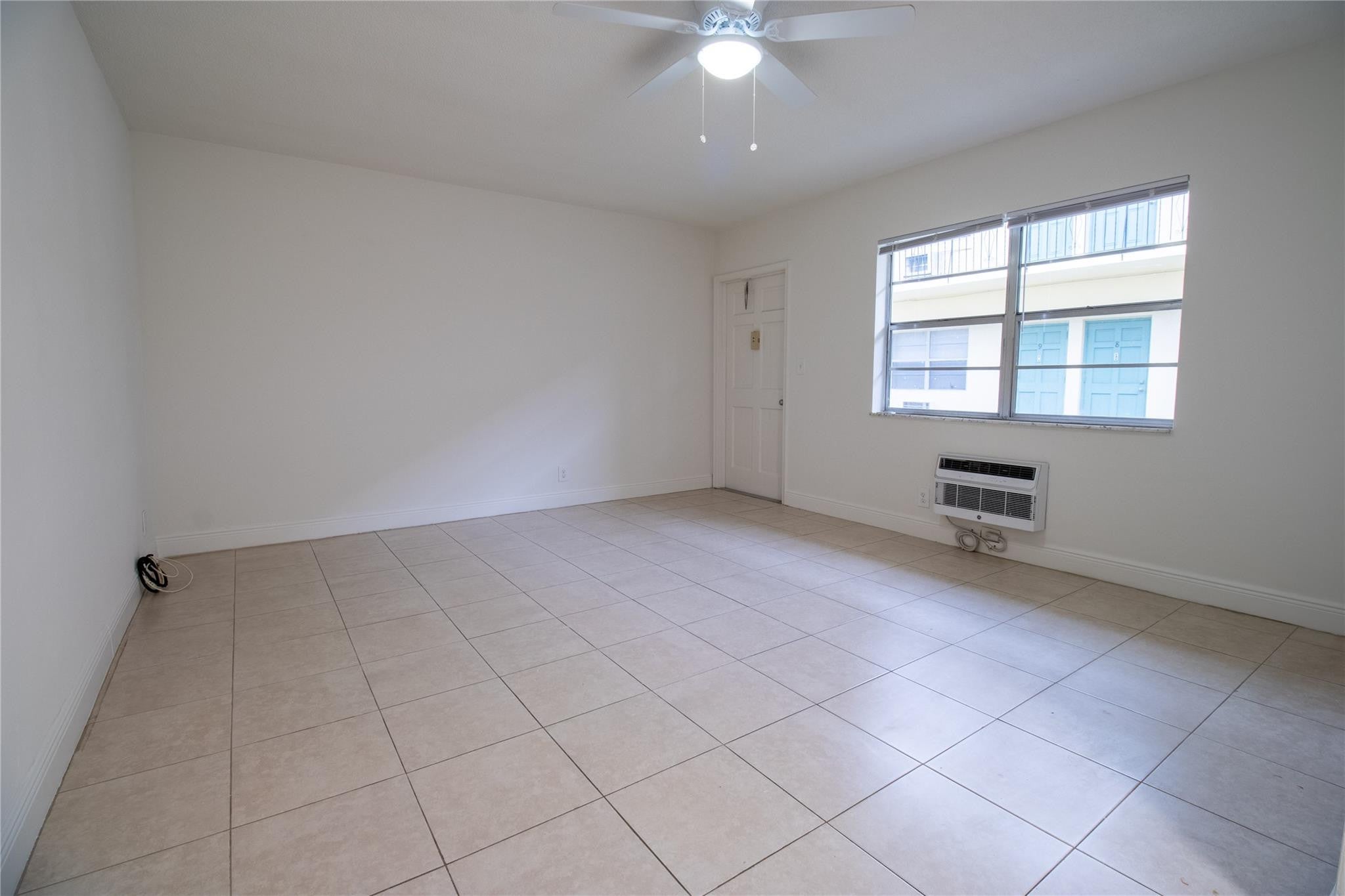 2537 LINCOLN Street #3