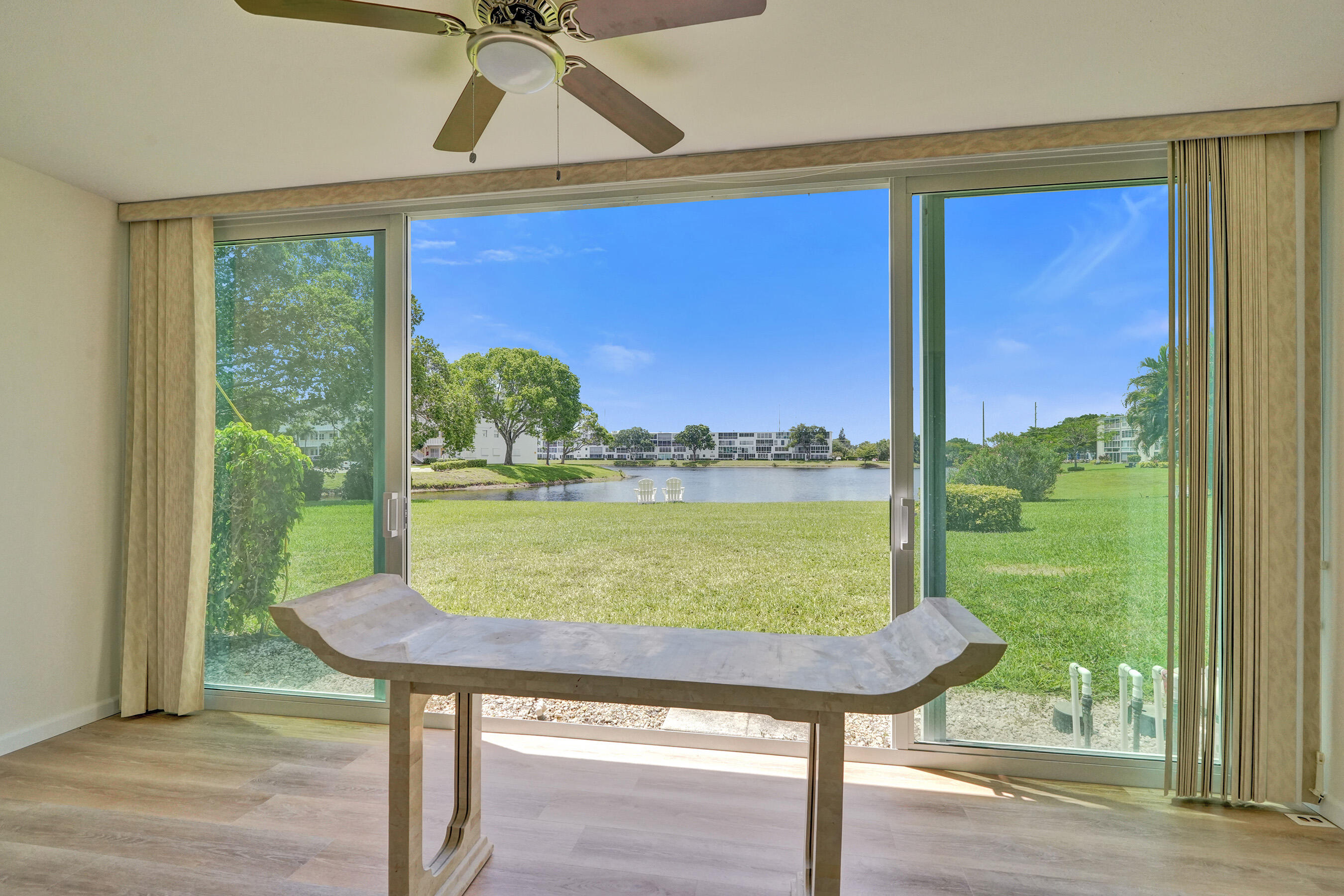 OAKRIDGE V CONDO - Residential