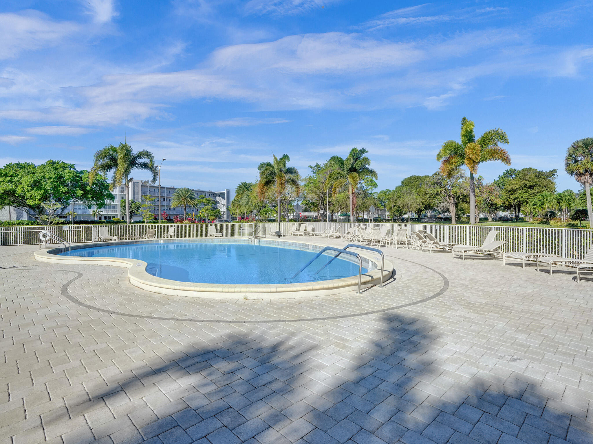 OAKRIDGE V CONDO - Residential