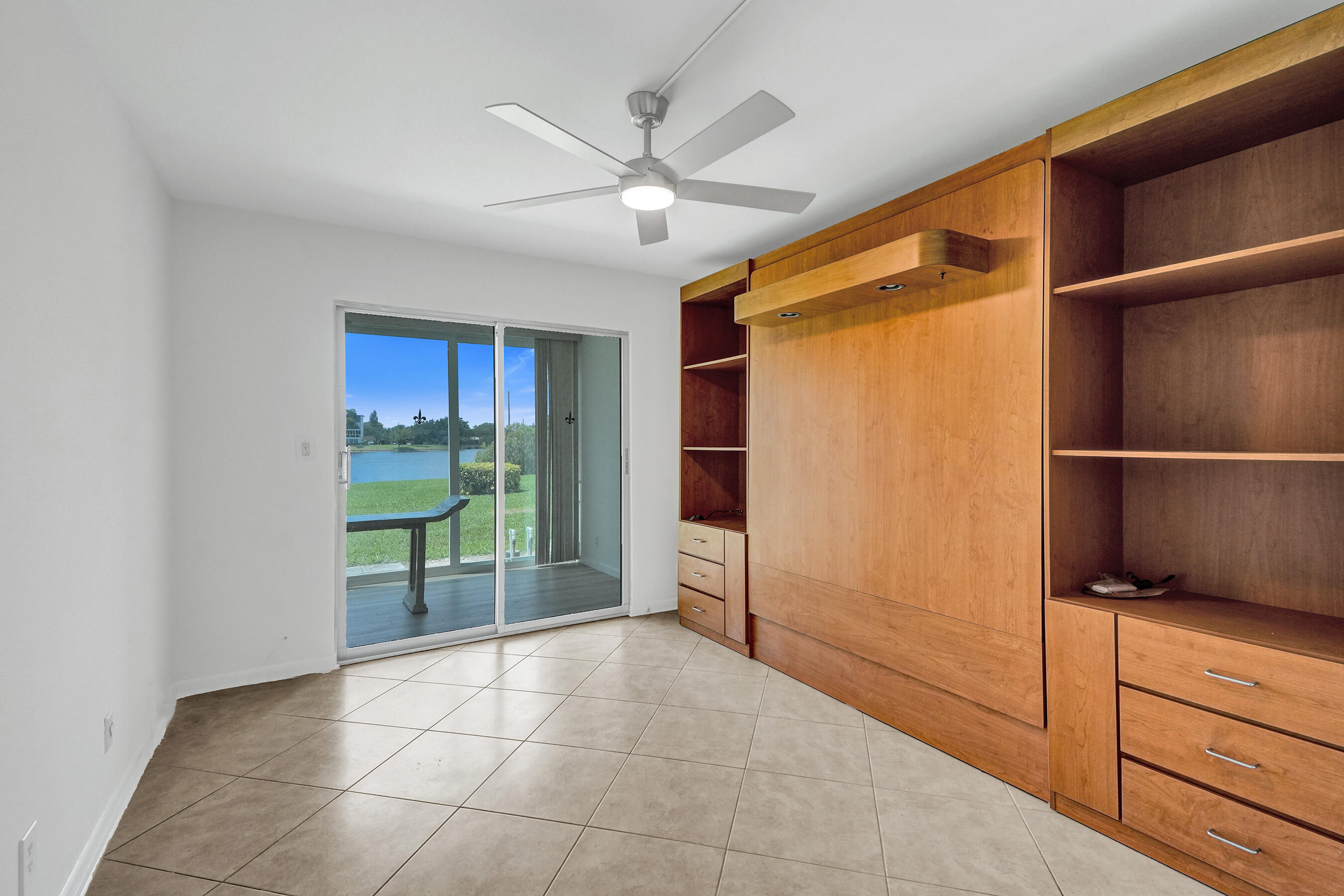 OAKRIDGE V CONDO - Residential