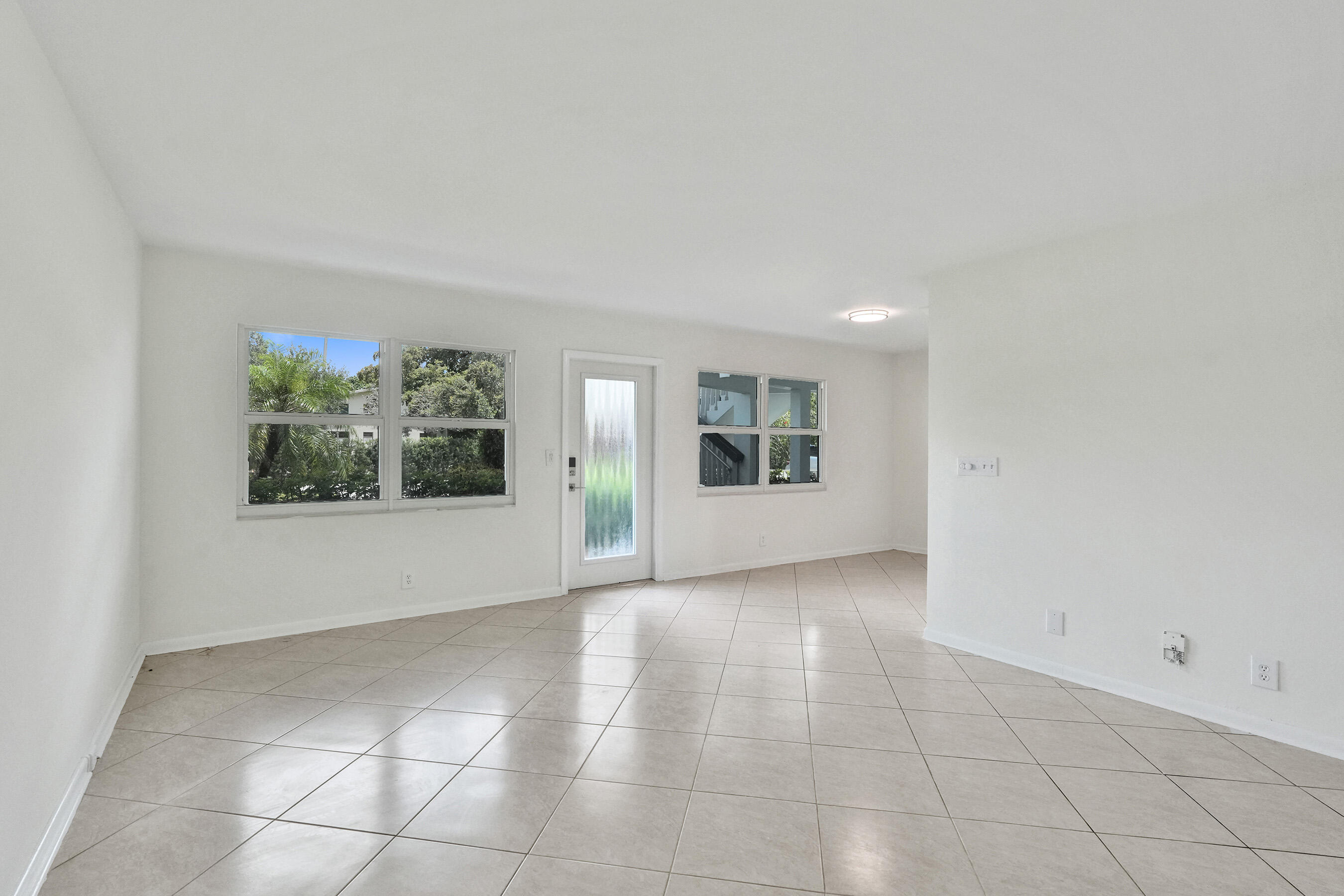 1112 Oakridge 1112