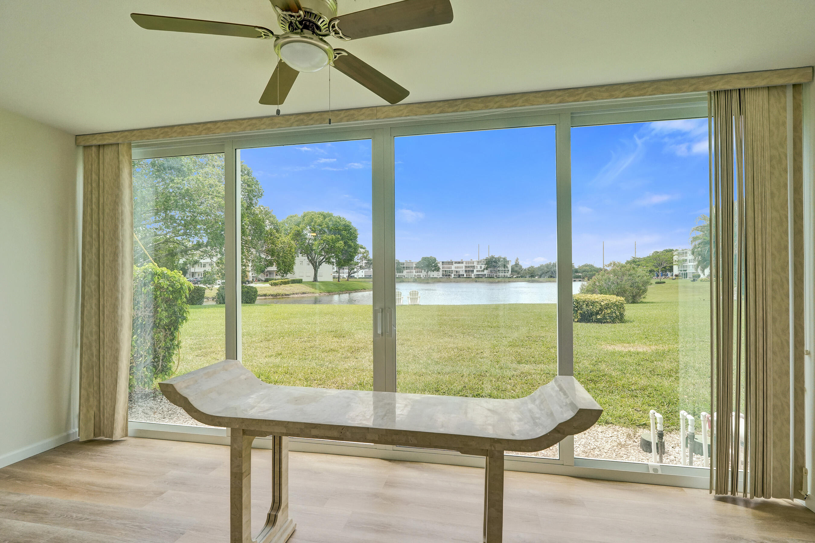OAKRIDGE V CONDO - Residential