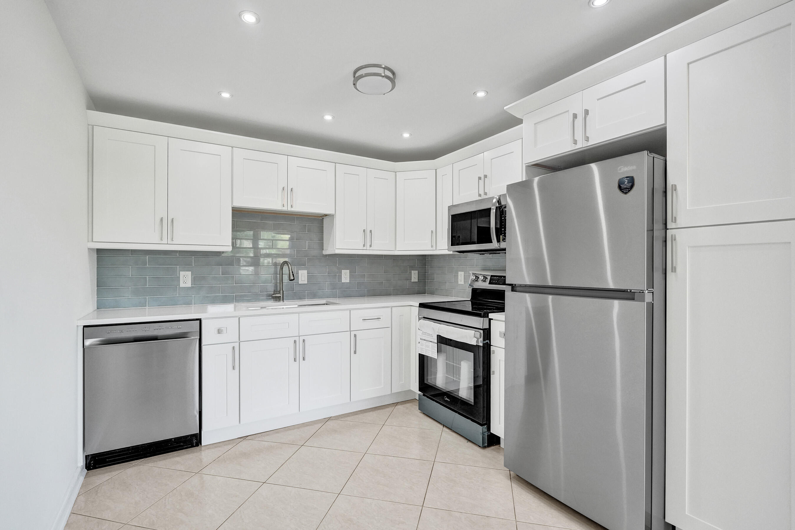 1112 Oakridge 1112