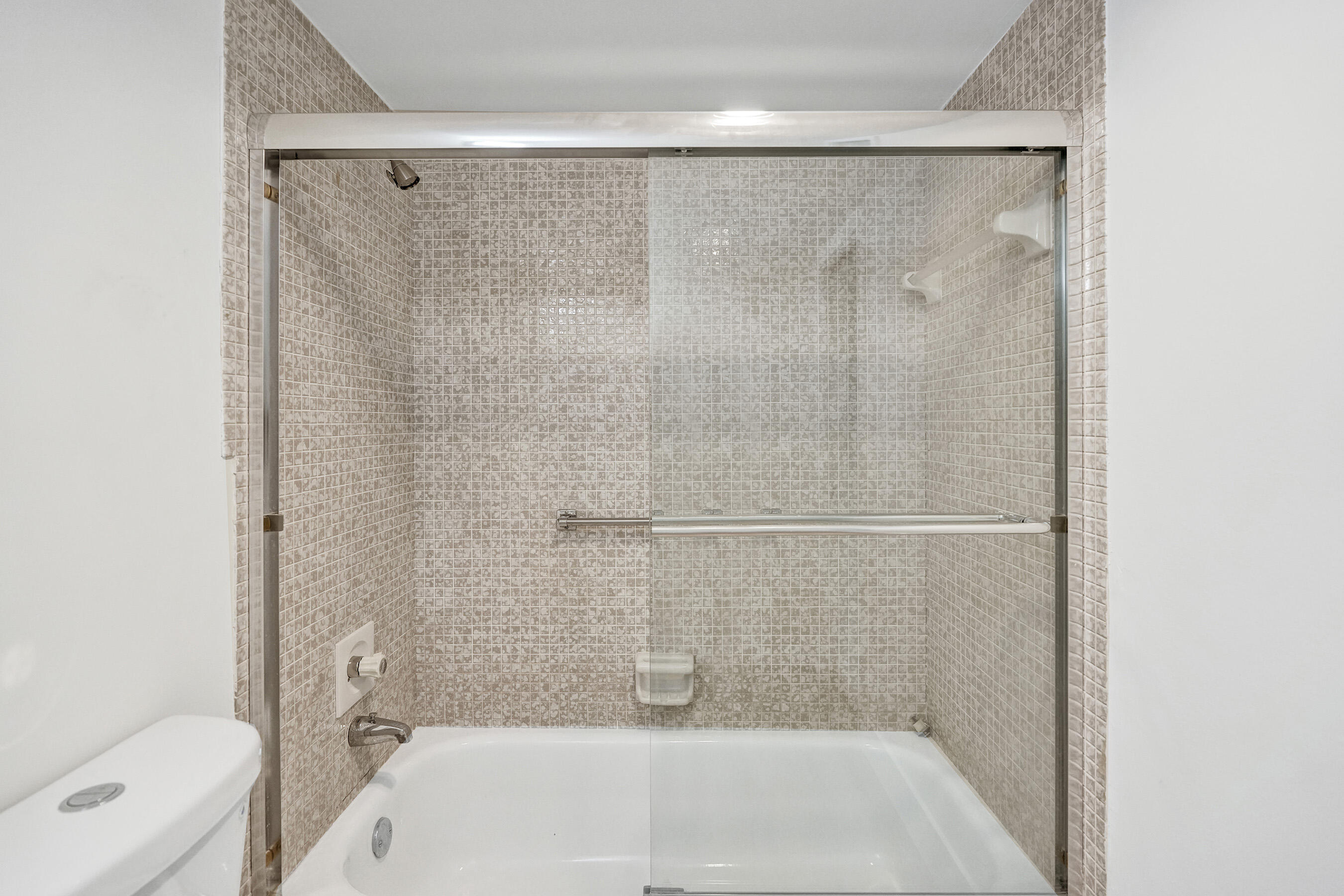 OAKRIDGE V CONDO - Residential