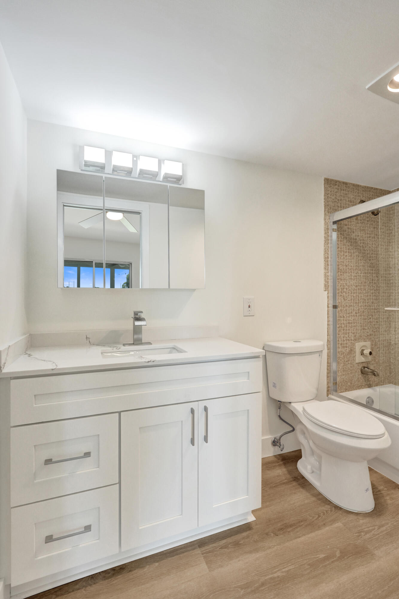 OAKRIDGE V CONDO - Residential