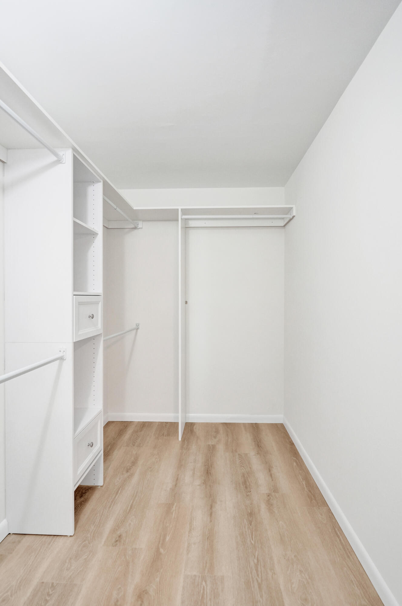OAKRIDGE V CONDO - Residential