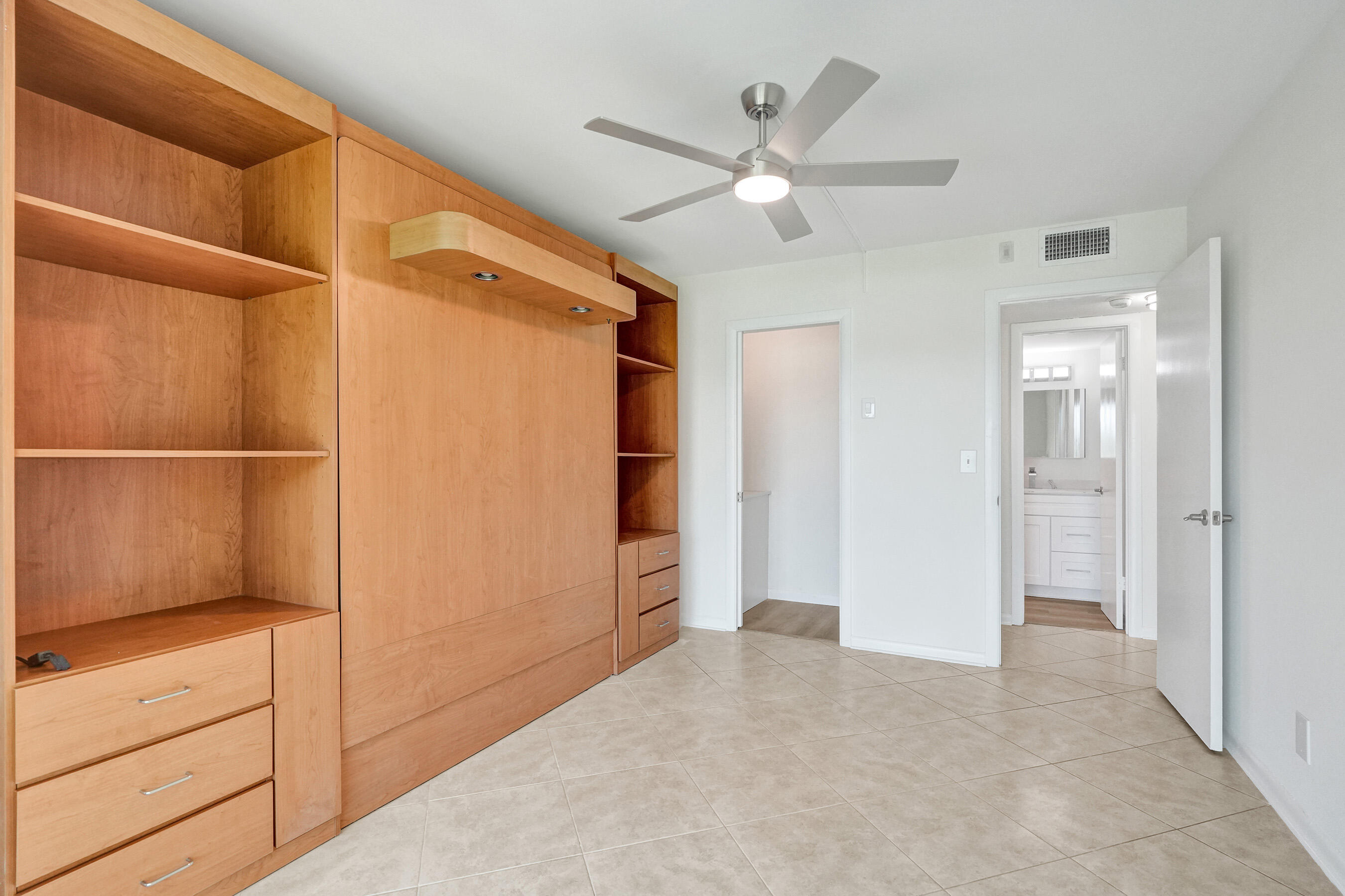 OAKRIDGE V CONDO - Residential