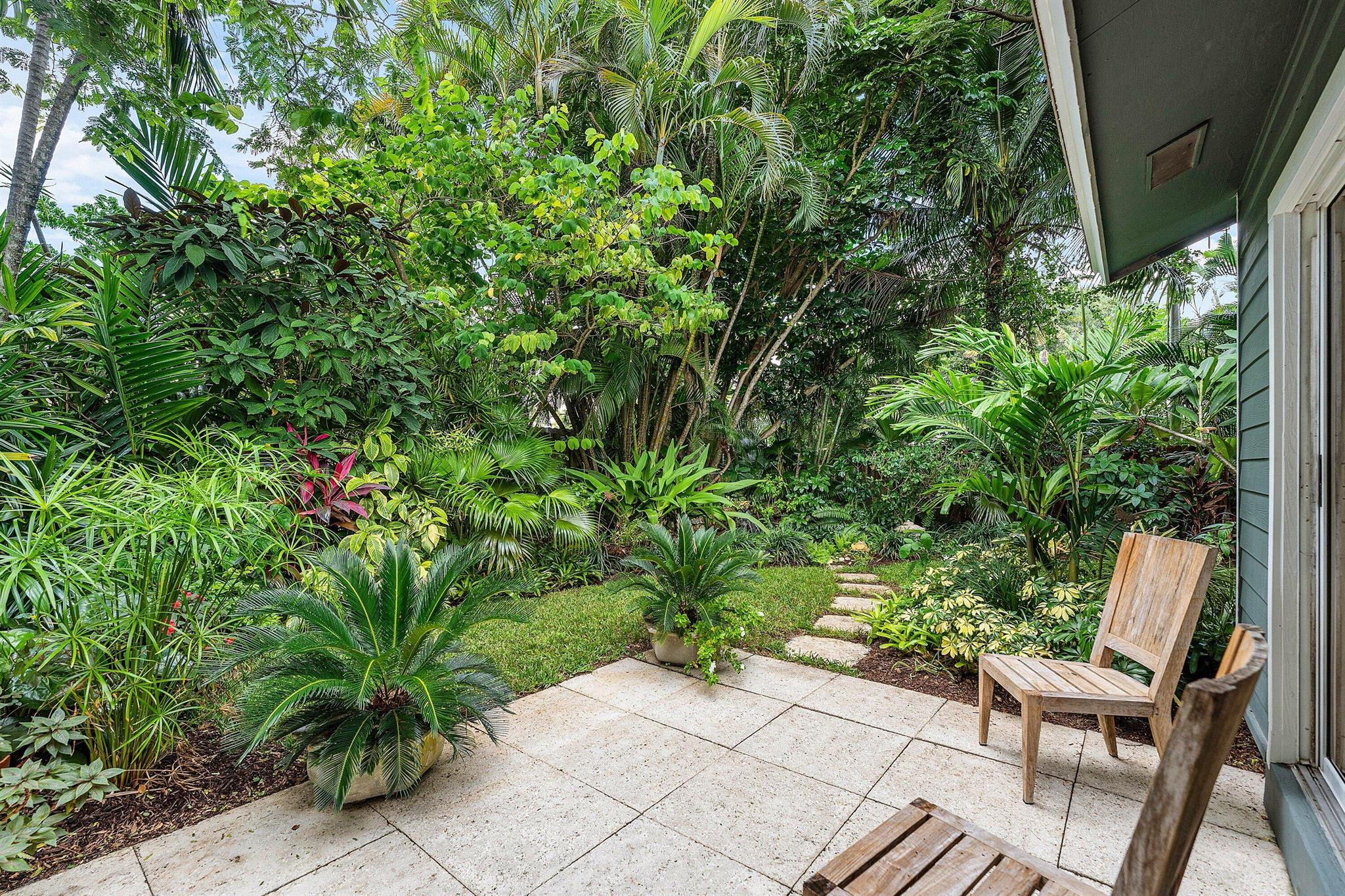 TEQUESTA PINES - Residential