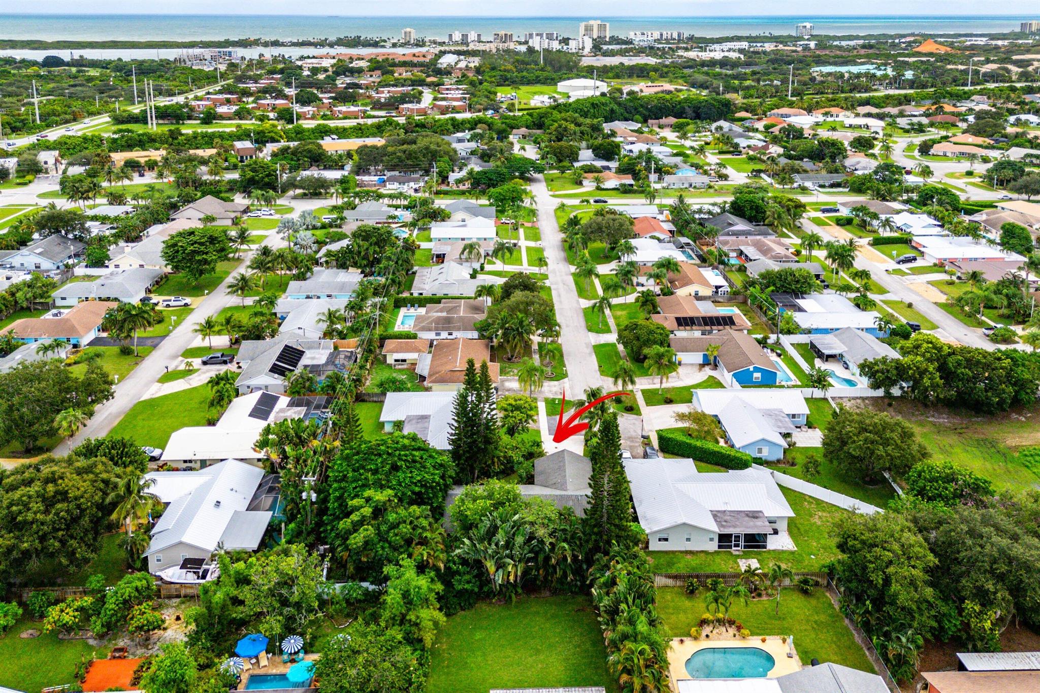 TEQUESTA PINES - Residential