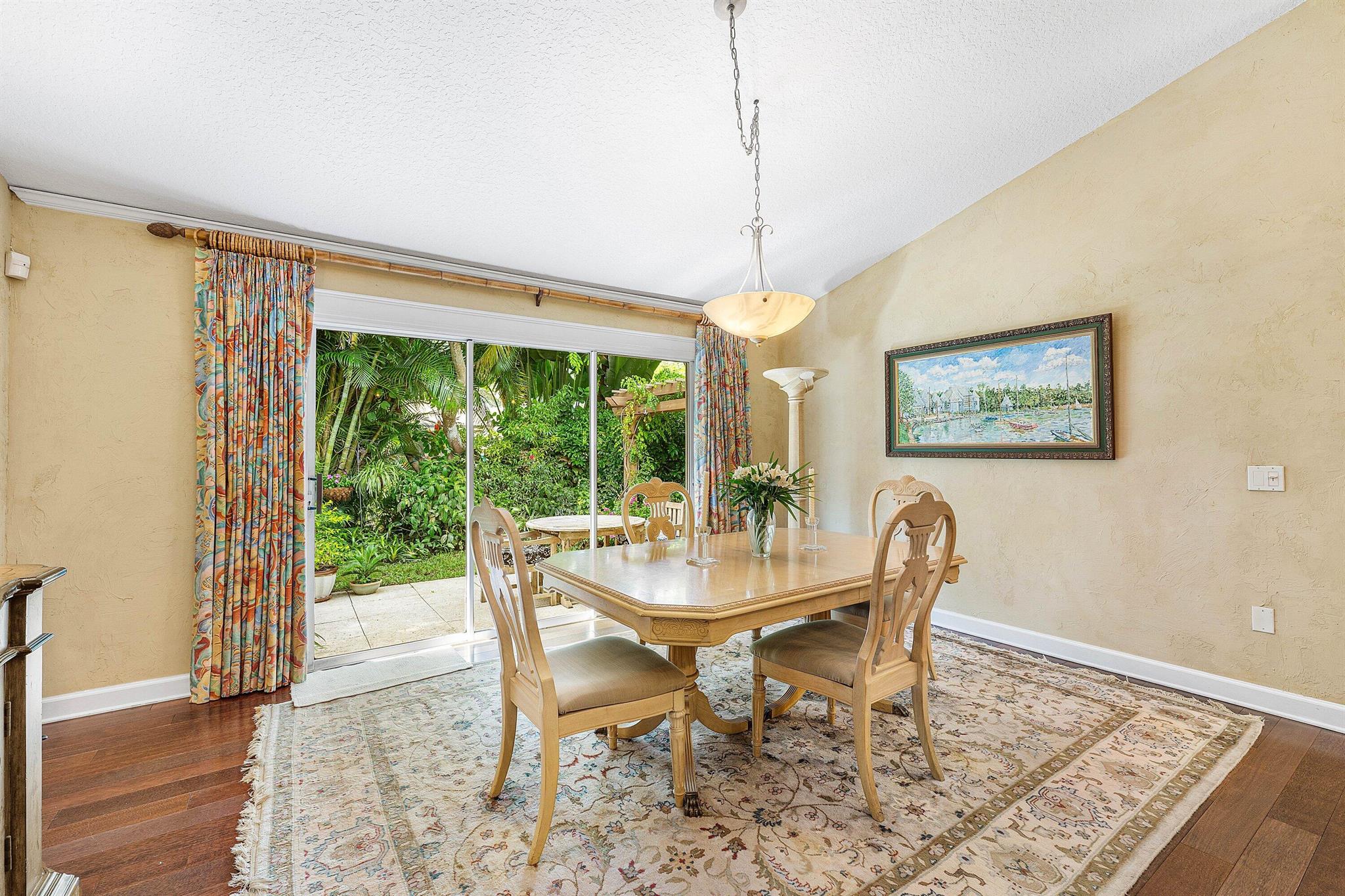 TEQUESTA PINES - Residential