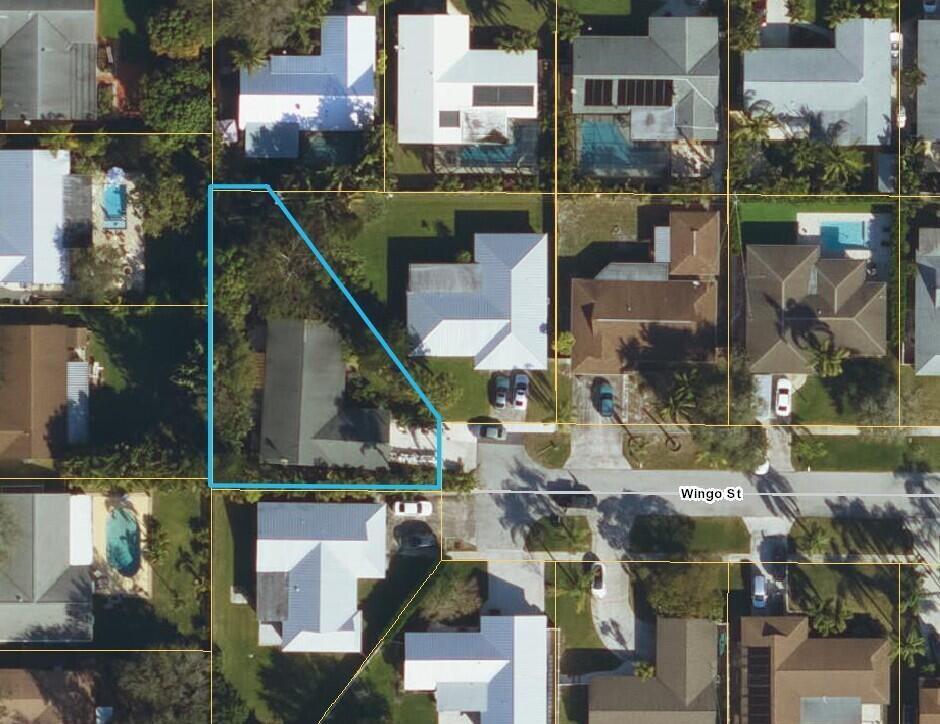 TEQUESTA PINES - Residential