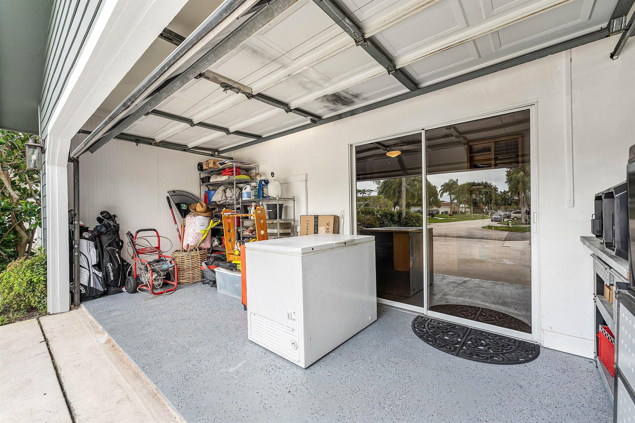 TEQUESTA PINES - Residential