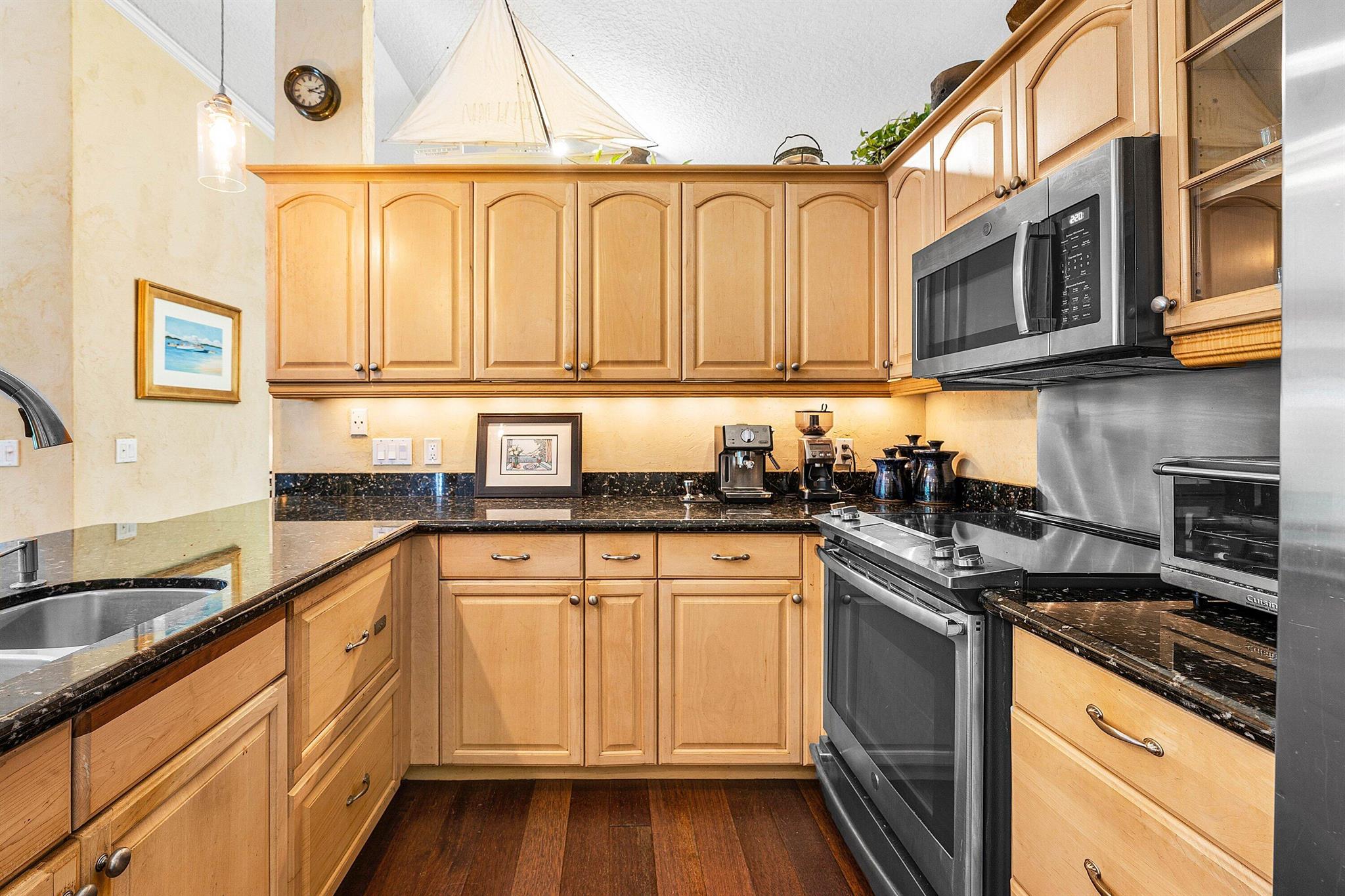 TEQUESTA PINES - Residential