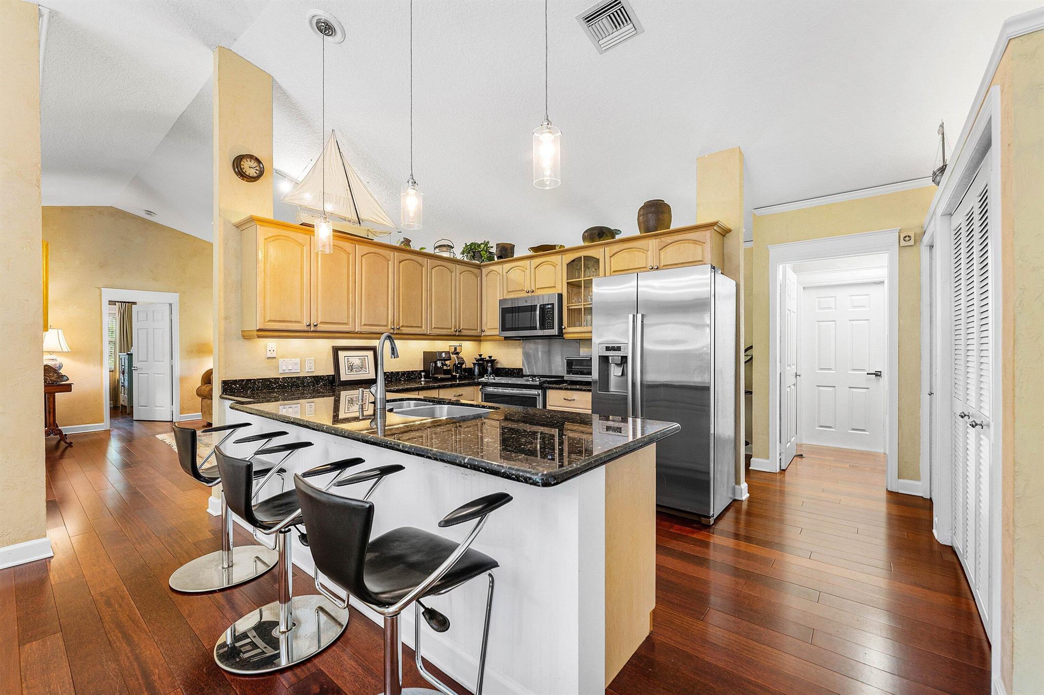 TEQUESTA PINES - Residential