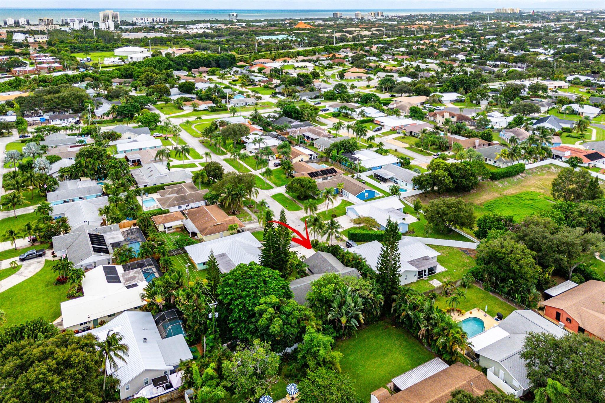 TEQUESTA PINES - Residential