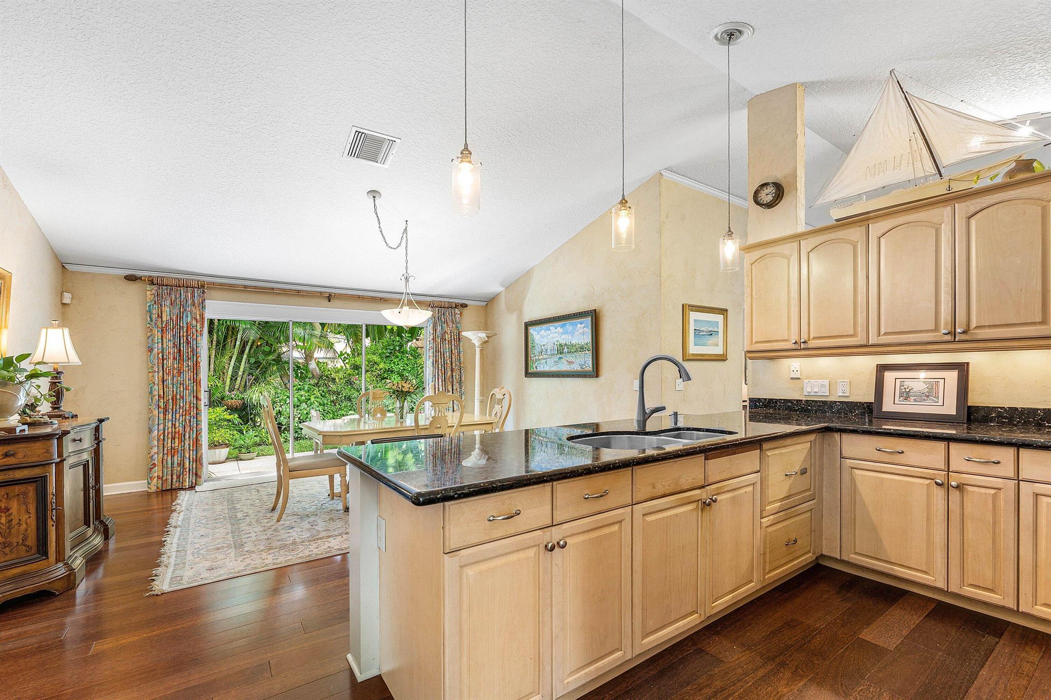 TEQUESTA PINES - Residential